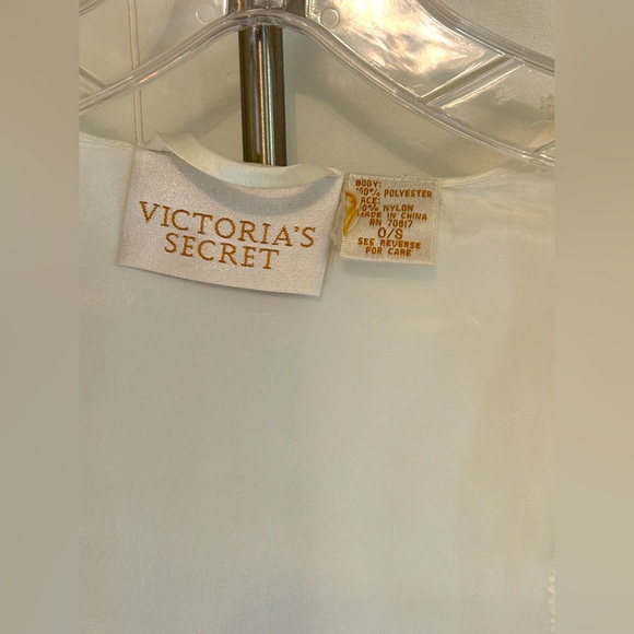 Vintage Victoria’s Secret Ivory Lace Trim Robe - Picture 3 of 4